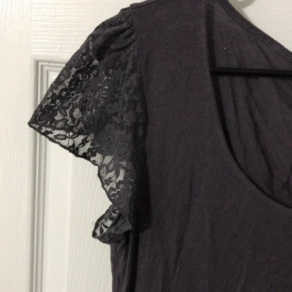 Lace sleeve top - Picture 2 of 3